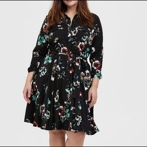Plus Size Black Floral Challis Tie Front Shirt Dress Knee Length.